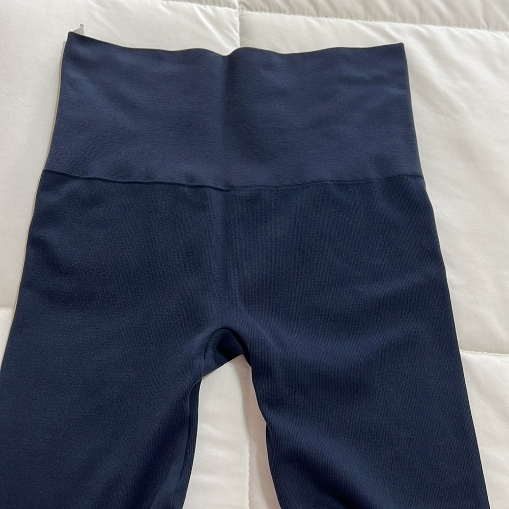 SPANX Ankle Zippers Leggings - Picture 2 of 7